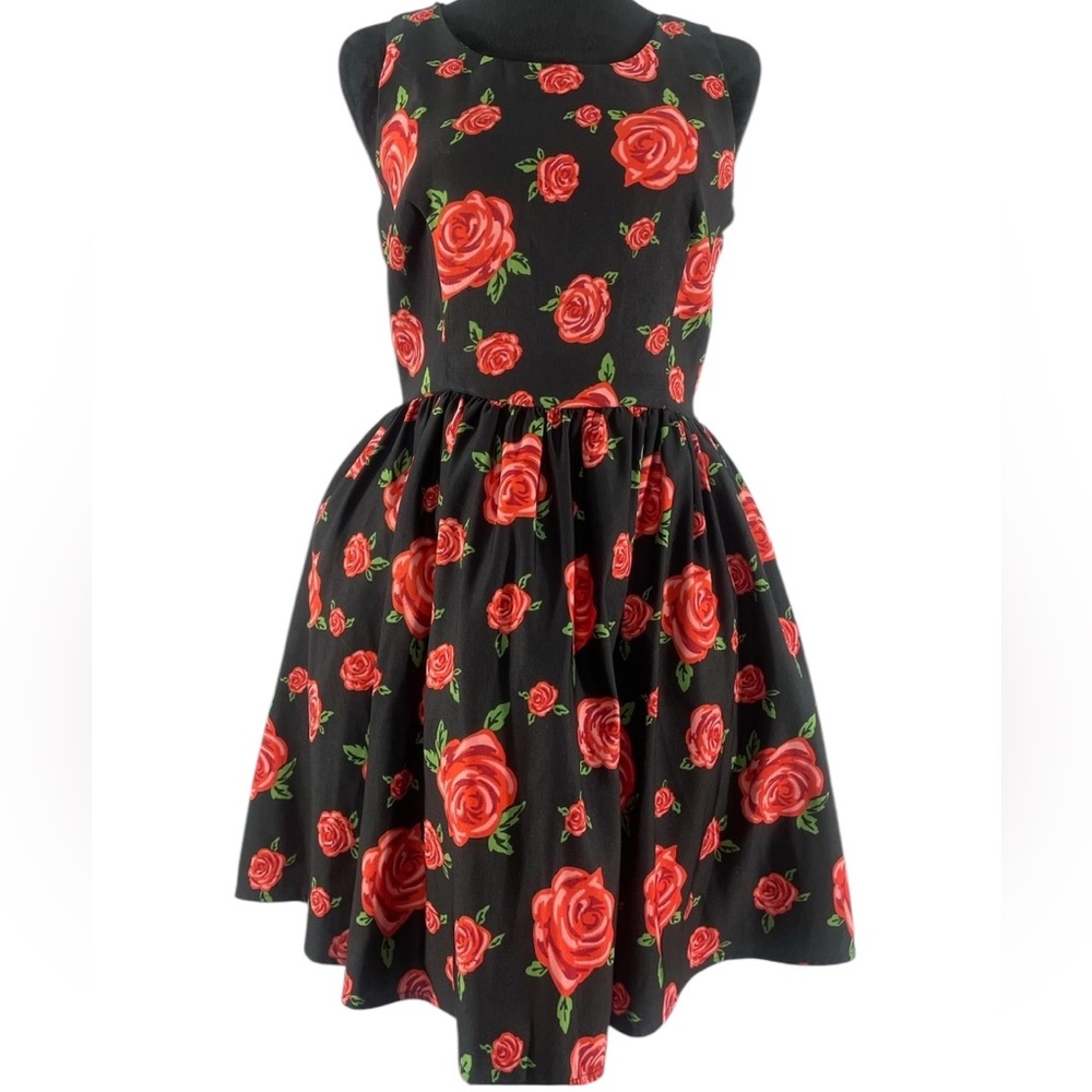 Floral black and red dress, Mesh V back, with Tulle, sleeveless, Size Medium